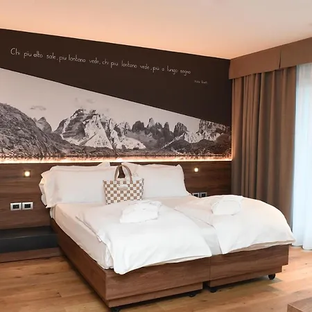 Dolomeet Boutique Hotel 4*