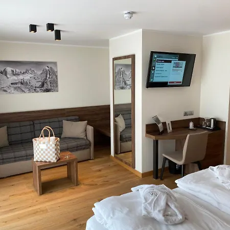 Dolomeet Boutique Hotel 4*