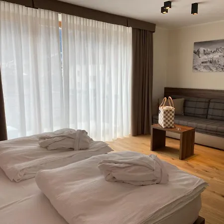 Hotel Dolomeet Boutique Pinzolo