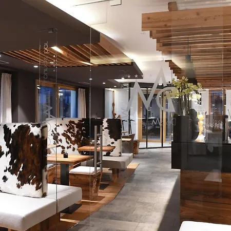 Dolomeet Boutique Hotel 4*