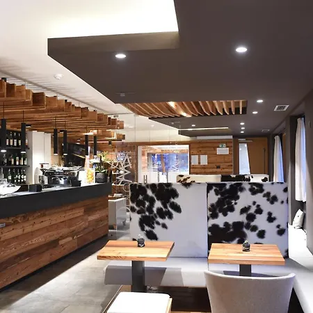 Dolomeet Boutique Hotel 4*