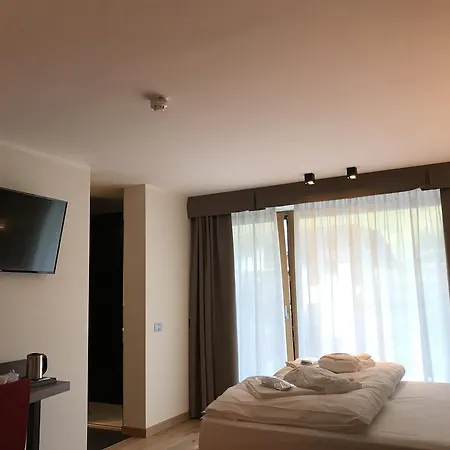 Dolomeet Boutique 4*