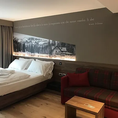 Dolomeet Boutique Hotel 4*