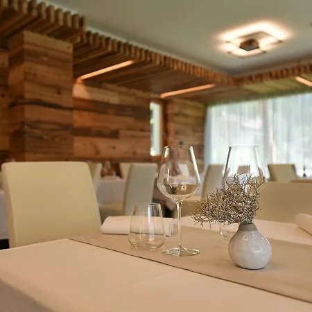 Dolomeet Boutique 4* Pinzolo