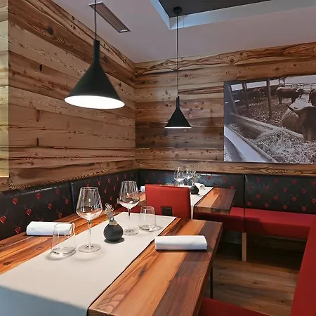 Dolomeet Boutique Hotel Pinzolo