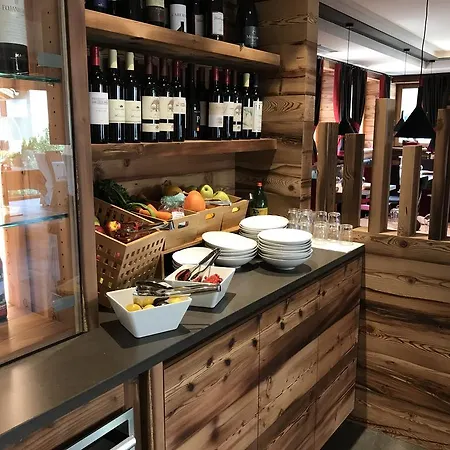 Dolomeet Boutique 4* Pinzolo
