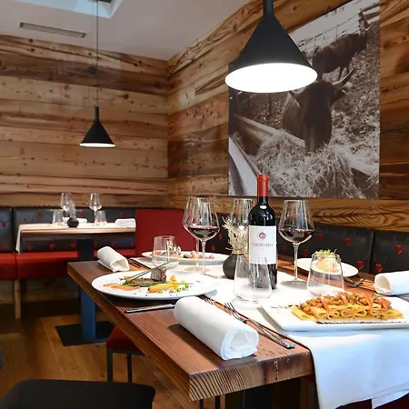 Dolomeet Boutique Hotel 4*
