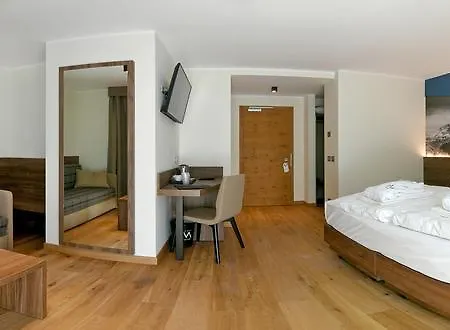 Dolomeet Boutique Hotel 4*