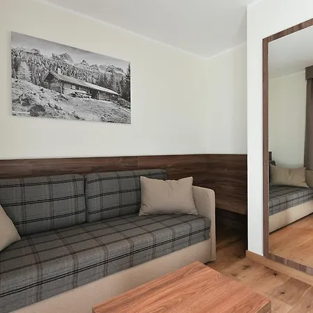 Hotel Dolomeet Boutique 4*