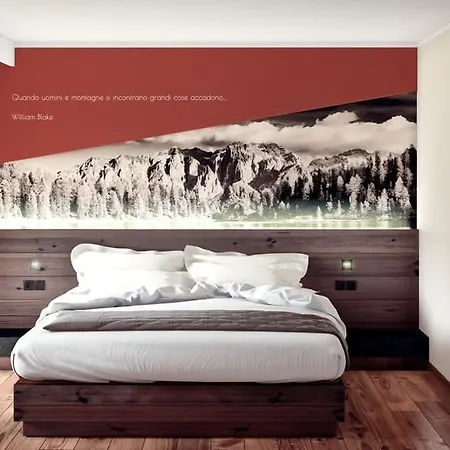 Hotel Dolomeet Boutique 4*